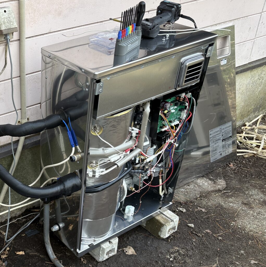 【那須町T様邸】エコキュート水漏れ…寒波の影響で給湯器交換に